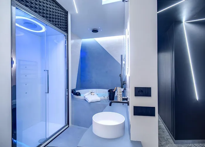 Daire Luxury Wellness With Jacuzzi & Free Parking *