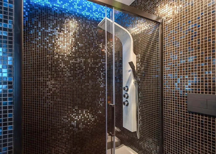 Luxury Wellness With Jacuzzi & Free Parking *